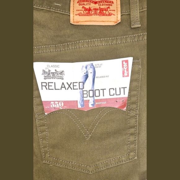 NEW LEVIS Relaxed Fit Boot Cut 550 Misses Levi's Jeans Size 8 - Picture 9 of 16